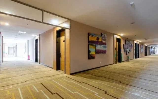 LiveCool-Hotel (WanDaGuangChangShunHaiDiTieZhanDian)