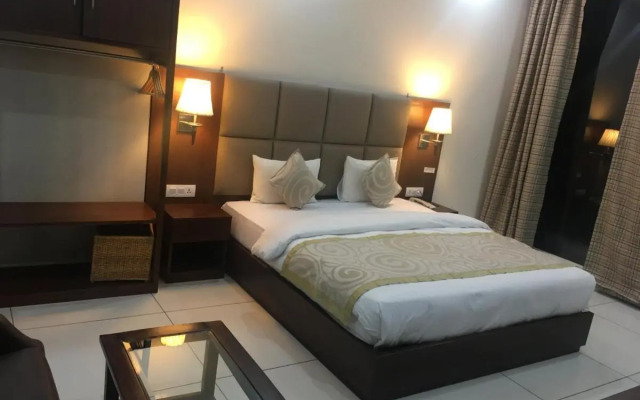 Manuni Inn - Riverside Hotel