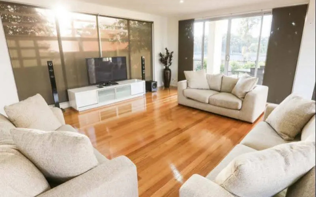 Indulge Luxury Homes - Marina 4