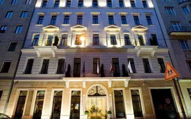 Alta Moda Fashion Hotel вид на фасад