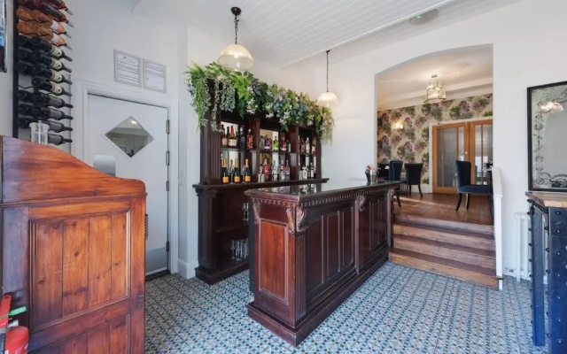 Florence Gardens Hotel & Restaurant