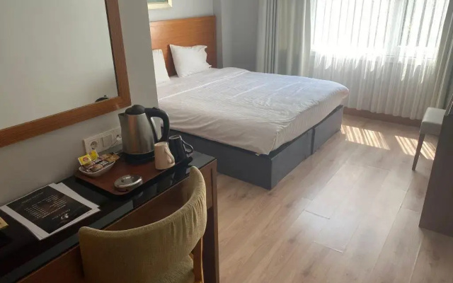 Dragos Island Hotel