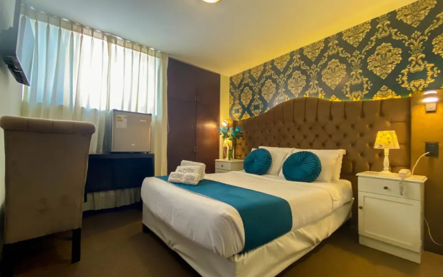 Hotels Collect A. Monet
