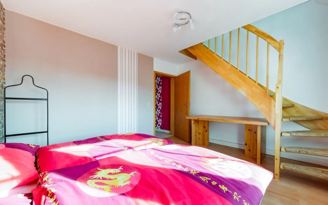Vibrant Apartment in Coswig near River