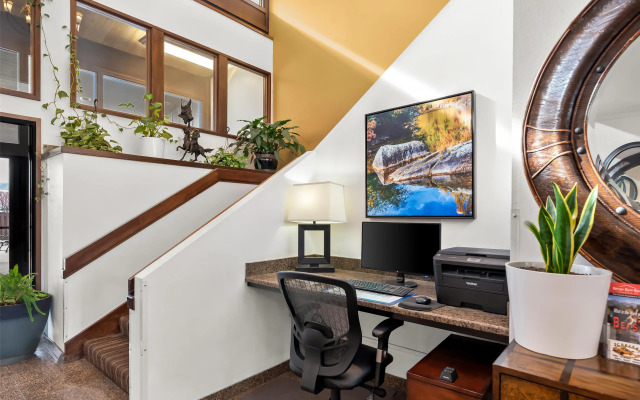 Best Western Chieftain Inn