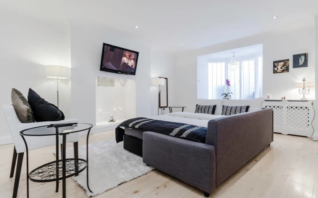 Lovely 1 Bedroom Home in Paddington W/patio