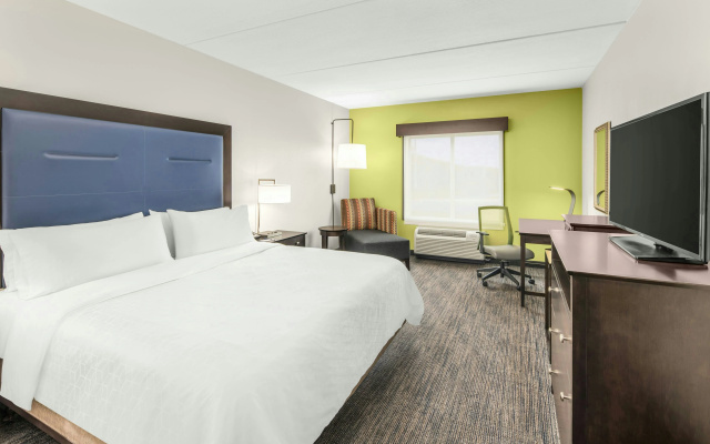Holiday Inn Express & Suites Wilmington-Newark by IHG
