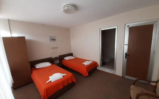 Hotel Cesmeli