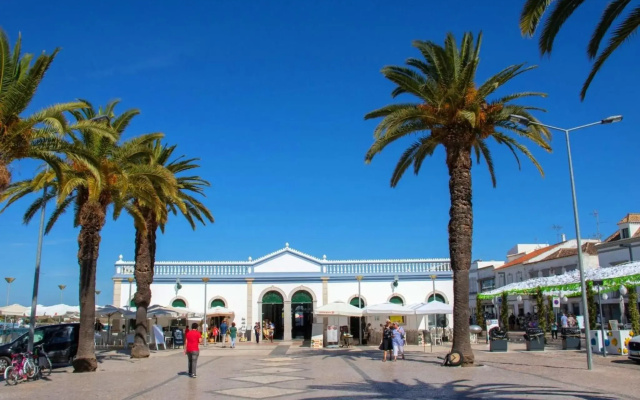 Stylish Apartment in Tavira Centre with Shared Pool