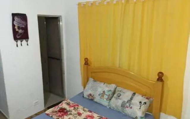 SUíTE EM NOSSA CASA A 450M DA PRAIA