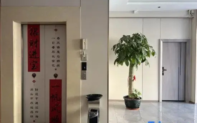 Hanglong Business Hotel (Dongguan Gaobu Guanxiang Fruit Market)