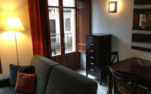 Apartamentos Rurales La Villa De Piedra