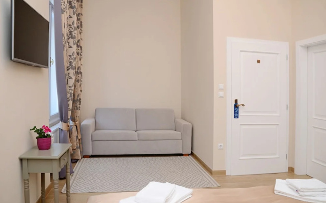 Flowers Apartments & Rooms