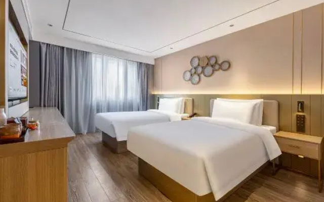 Orange Hotel (Beijing South Railway Station Muxiyuan Subway Station)