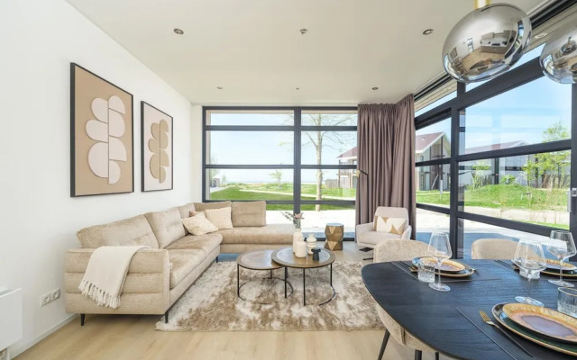 Detached 2-guest Home Near Beach