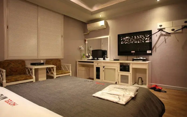 Mac Hotel