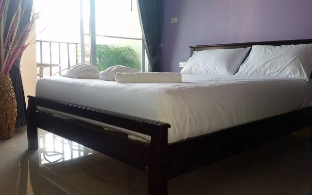 Patumnak Beach Guesthouse
