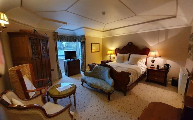 Lynnfield Hotel