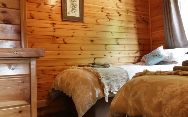 Oak Lodge