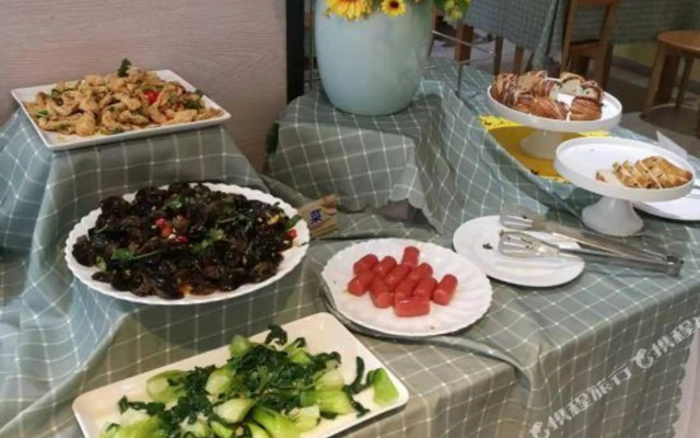 Unitour Hotel (Nanning Dongge Road Chaoyang Square Subway Station)