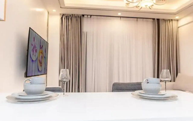 Lux Suites Enzi Heights Apartments