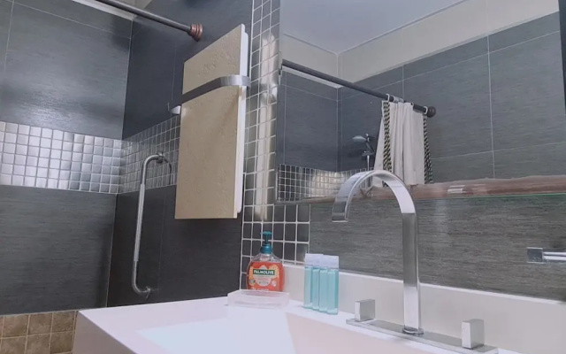 76 EGM - Stay Serenity Apartment