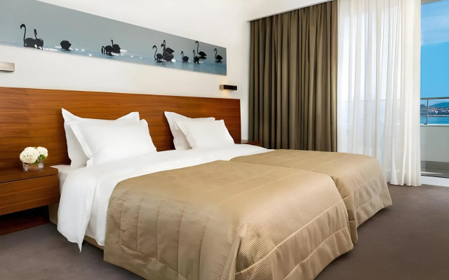 Lucy Hotel