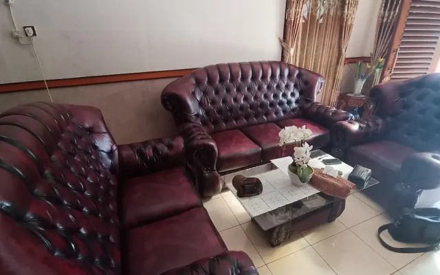 SPOT ON 93376 Roemah Ambarrukma 185 Syariah