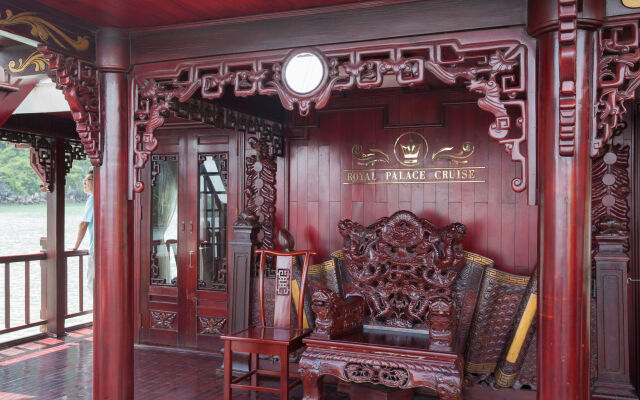 Отель Halong Royal Palace Cruise вид на фасад