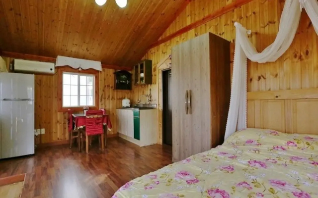 Yangyang Seorak Badanamuro Pension(양양 설악바다나무로펜션)