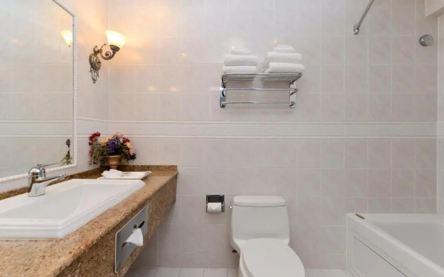Travelodge Napa Valley Hotel Suites