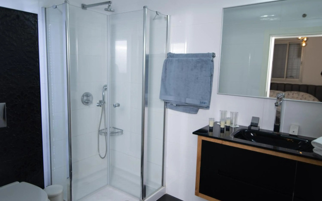 Prestige Room in Prestige location