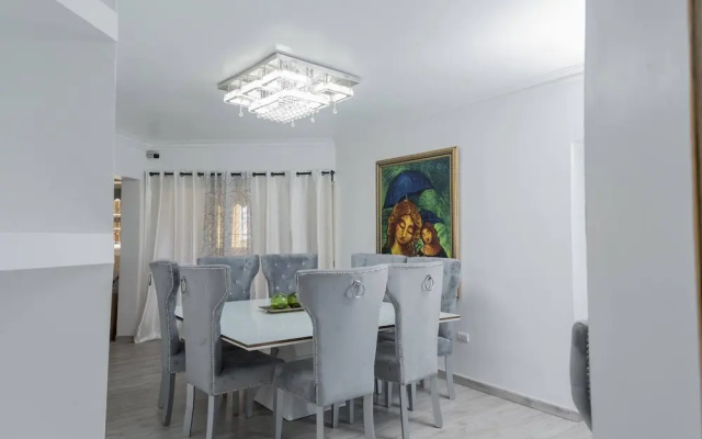 8BR Penthouse Jacuzzi, Pool Table & Terrace