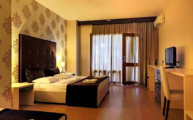 Ayvalik Beach Hotel