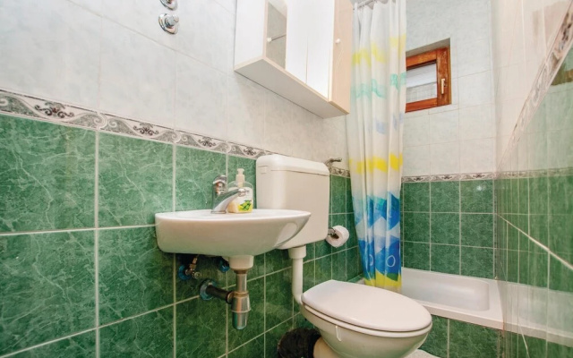Awesome Apartment in Primosten With 1 Bedrooms and Wifi