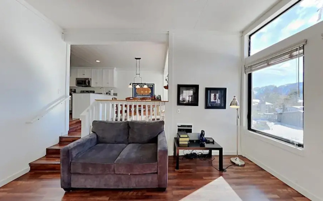 513 2 Bedroom Home