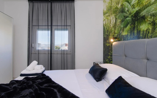 Awesome Apartment in Kastel Gomilica With Wifi and 2 Bedrooms