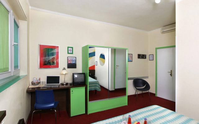 Hotel Cairoli