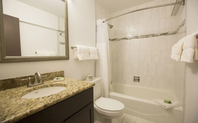 Ivy Court Inn & Suites