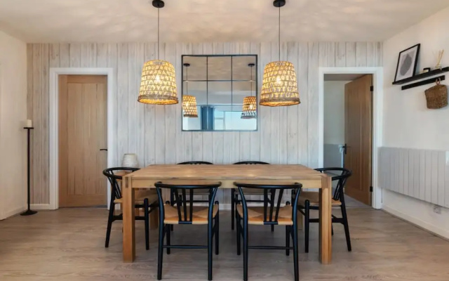 Sea View Apartment - Sea Front Apartment With Views