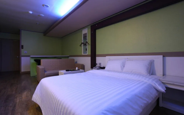 K.S Hotel
