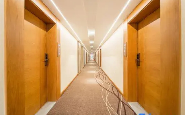 HanTing Hotel (Guiyang Convention and Exhibition Center Financial City)