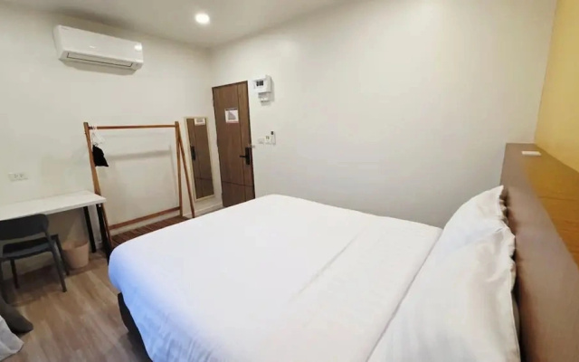 Sup Hometel Phuket