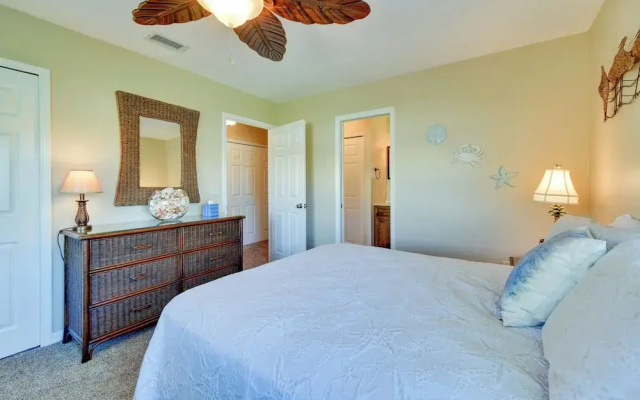 Grill, Lanai & Pool Access: Charming Sebring Villa