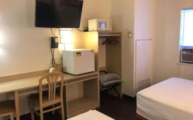 Vista Inn & Suites Pigeon Forge