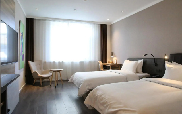 Hanting Premium(Changchun Silicon Valley Avenue Jilin University South Campus Hotel)