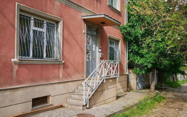 Отель Hostel Villa Opera Грузия, Тбилиси - отзывы, цены и фото номеров - забронировать отель Hostel Villa Opera онлайн вид на фасад