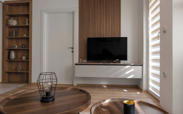 Centrally Located Cozy D&O Apartment
