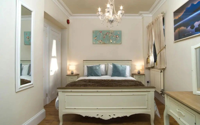 The Lodge at Heathfield