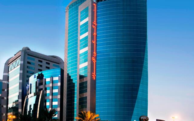Emirates Concorde Hotel & Suites вид на фасад
